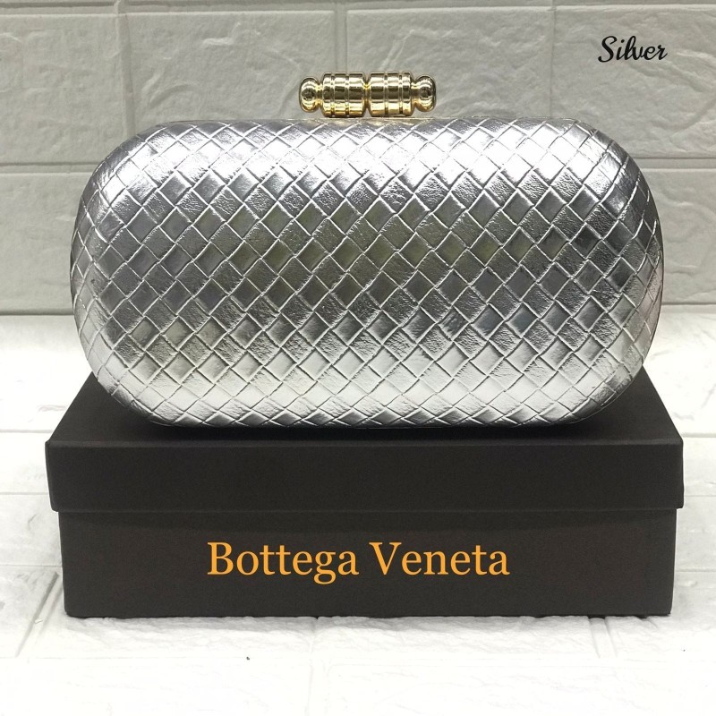 Exquisite Gold Frame Clutch
